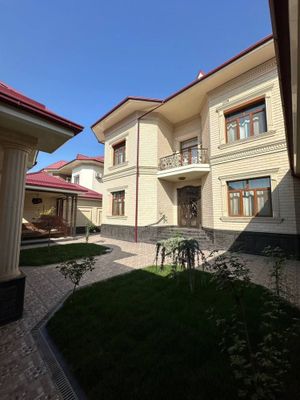 Продается евро дом Посольство США 6 соток