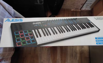 Midi клавиатура Alesis VI61