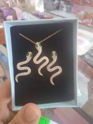 ilonchalik bujiteriya sotiladi