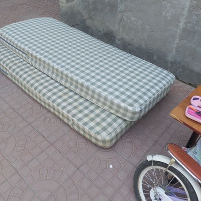 Матрас сотилади 2та
