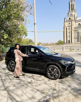 Инструктор по вождению. Обучает на Трекере 2 вождению по городу.