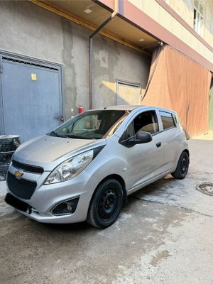 Chevrolet spark sotiladi