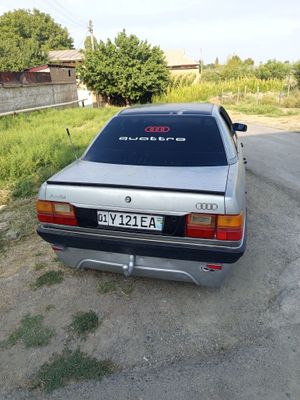 Audi 200 sotiladi srochna