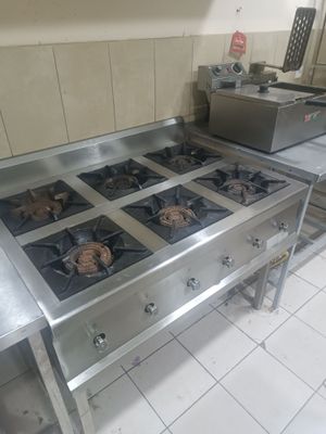 Газовая плита сотилади.