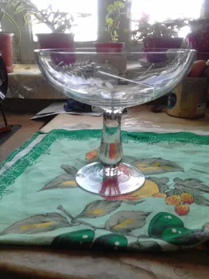 Ваза стеклянная советского периода под фрукты и сладости.