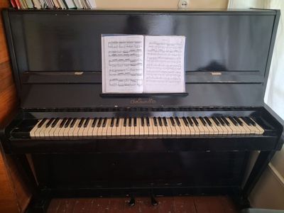 Oktava pianino
