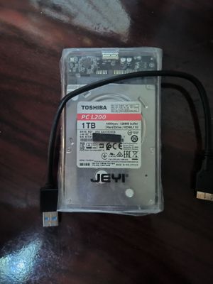 Внешний хард 1tb USB сотилади компютер ва PlayStation тушади янги