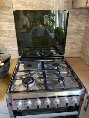 Продаётся газовая плита FERRE