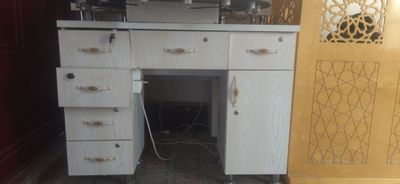 Salon uchun mo'ljallangan mebel sotiladi