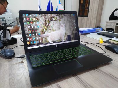 HP Pavilion. Core i7. Nvidia GTX 1050 4GB. SSD 128 gb. HDD 1 TB.