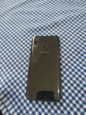 Samsung a20 qora rang