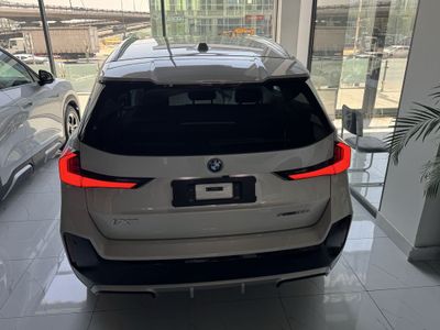 BMW ix1 2024 oq rang