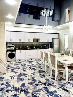 Vasxod 2-etaj lift ham bor 6xona 175kvadrat 7ta balkon ipoteka bor