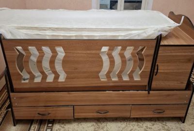Кровать с качели