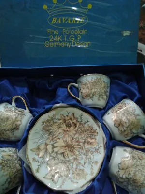 Продаётся кофейный набор, производство Германия. 5 чашек и 6 блюдец...