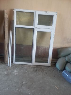 Alutex:eshik.katta deraza.3ta kichkina deraza