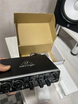 Behringer umc 202 hd