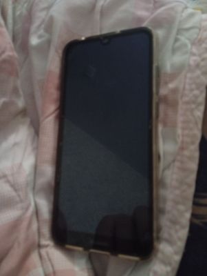 Продается телефон Huawei y6