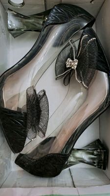 Tufli Miu Miu