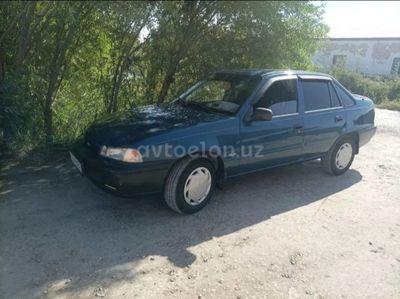 Moshina sotiladi 1999 yil 380.000 prabeg metan 4 ta yumshoq balon