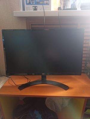 продам монитор LG 24дюйм