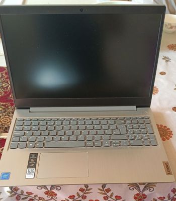 Kompyuter LENOVO