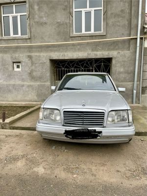 Daimler Benz W124 E230