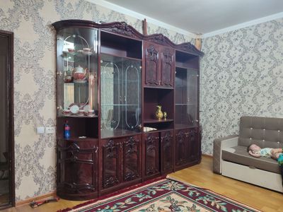 Shkaf sotiladi arzon narxda