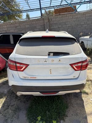 Продаётся Lada Vesta SW Cross на запчасти