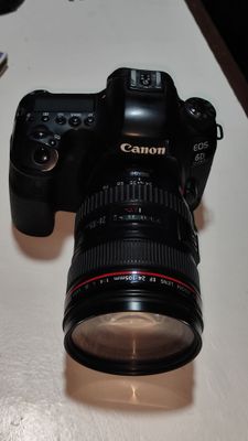 Canon 6D mark ll yangi holatda