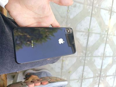 Iphone Xs Max.