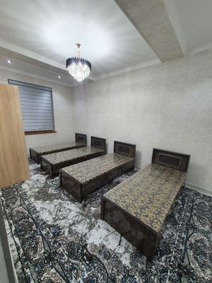 Ижарага берилади кизларга Осиё университет рупарасида.