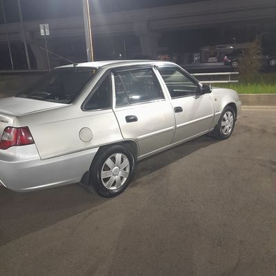 Moshina holati zo"r yurip turgan moshina