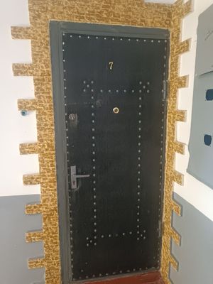 Eshik sotiladi Yaxshi Temir Ogir polni temir