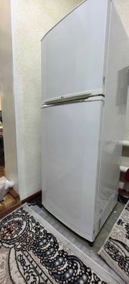 Холодильник LG очень хорошом состояние