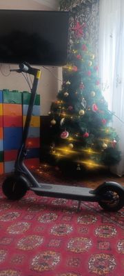 Продается электросамокат Xiaomi Mi electric scooter 3.