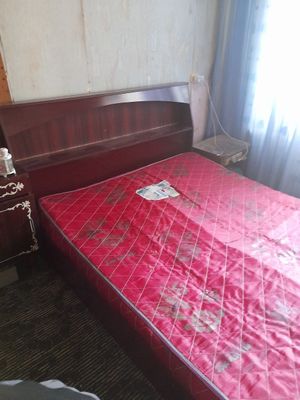 Divan sotiladi srochna