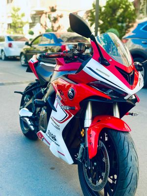 Moto sotiladi. SportBike QJ Moto 600 RR