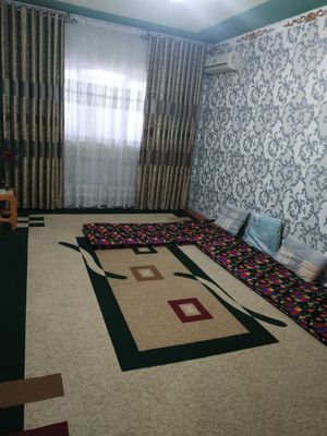 Квартира бор студент кизларга хазайкали уй