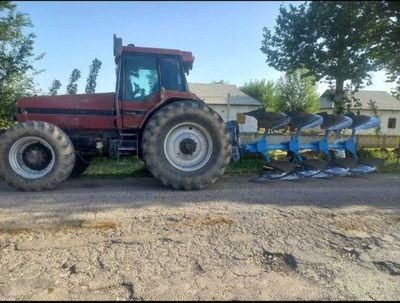 Traktor Magnium 8940