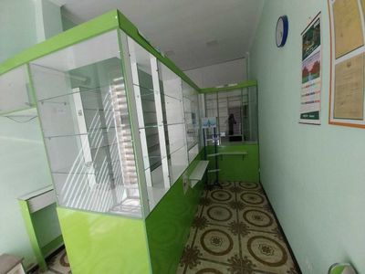 аптека б/у мебеллари ва рекламаси сотилади