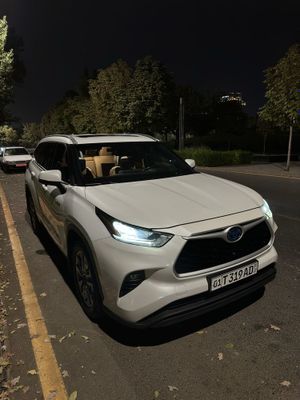Tayota Highlander 2023 Жемчуг