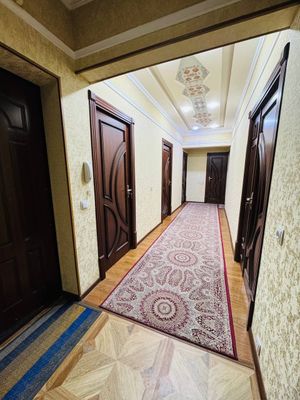Юнусабад -4 4х комнатная квартира семейным. Ориентир кафе СЕЗАМ