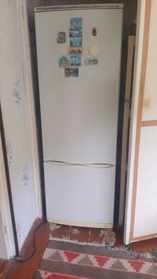 Холодильник двух моторный.