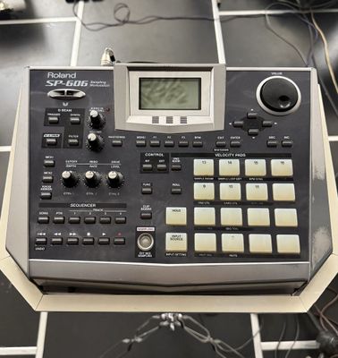 ROLAND SP 606 | Deyarli yangi