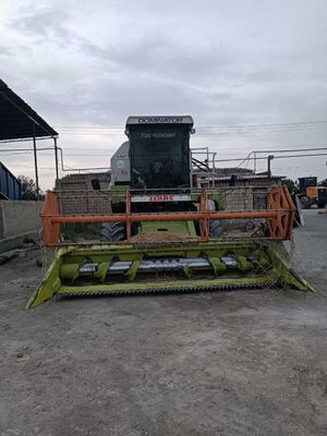 Kombayn sotiladi Class Dominator 2020