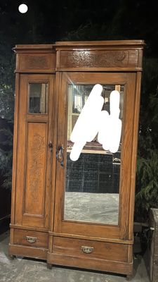 вместительный шкаф