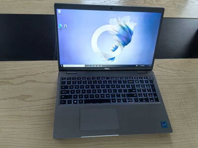 Dell Latitude 5521