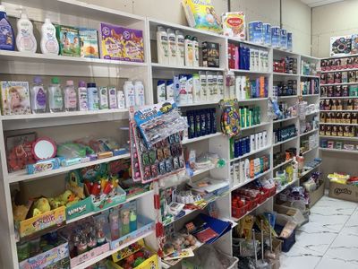 СРОЧНО Продаеться стелажи мебель для аптек магазина парфюмерии
