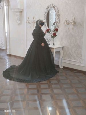 sotiladi toy kuni kiyilgan holos